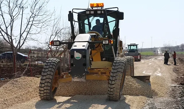 Büyükşehir Hilvan’da yol çalışmalarını sürdürüyor