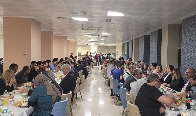 Rektör Güllüoğlu, Harran Üniversitesi Hastanesi Personeliyle İftar Programında Buluştu