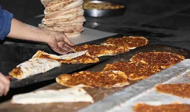 Şanlıurfa Lahmacunu, Ramazan’da Sahur ve İftar Sofralarının Vazgeçilmezi Oldu!