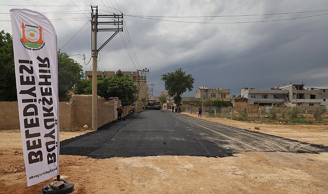 Büyükşehir Belediyesi, Remil Yolu’nu Sıcak Asfaltla Buluşturuyor