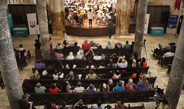 Şanlıurfa’da 23 Nisan Coşkusu Konserle Kutlandı