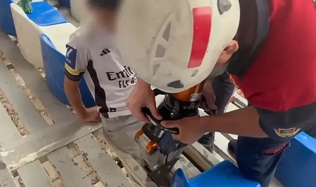 Urfa’da küçük çocuğa itfaiyeden yardım eli!