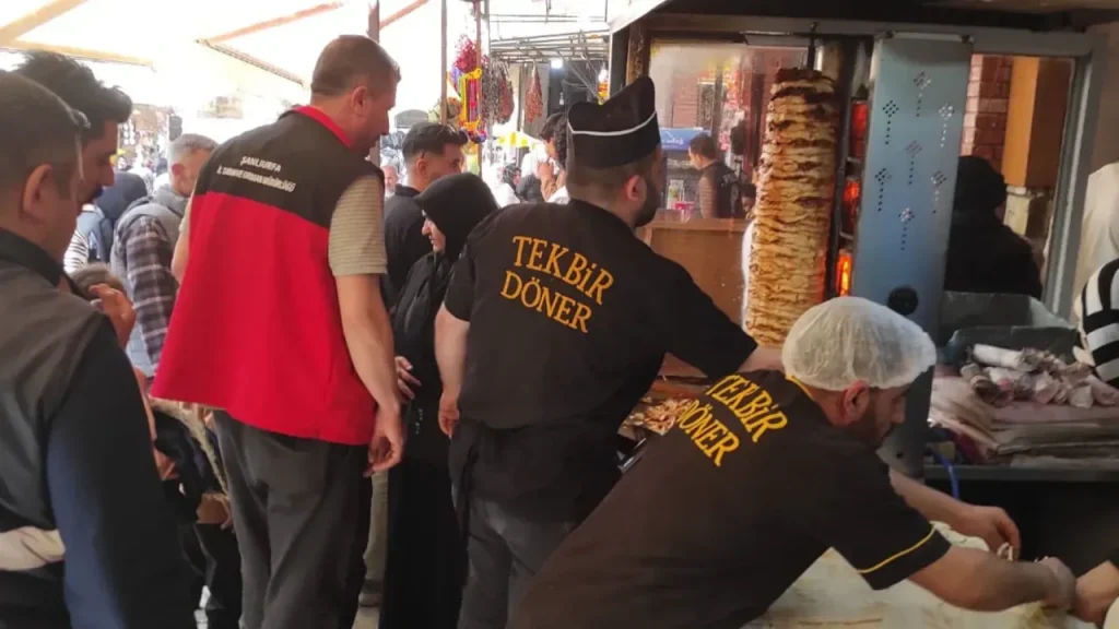 Sosyal medyada paylaşılmıştı! Urfa’daki dönerci denetlendi!