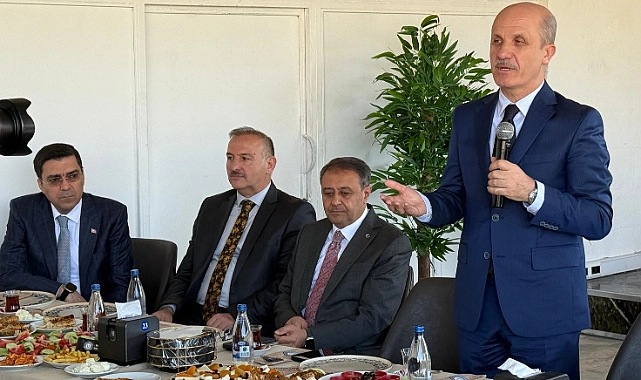 YÖK Başkanı Prof. Dr. Erol Özvar Öğrencilerimizle Kahvaltıda Bir Araya Geldi