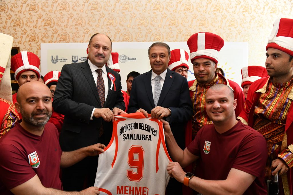 VALİ ŞILDAK, ENGELLİLER HAFTASI ETKİNLİKLERİNE KATILDI