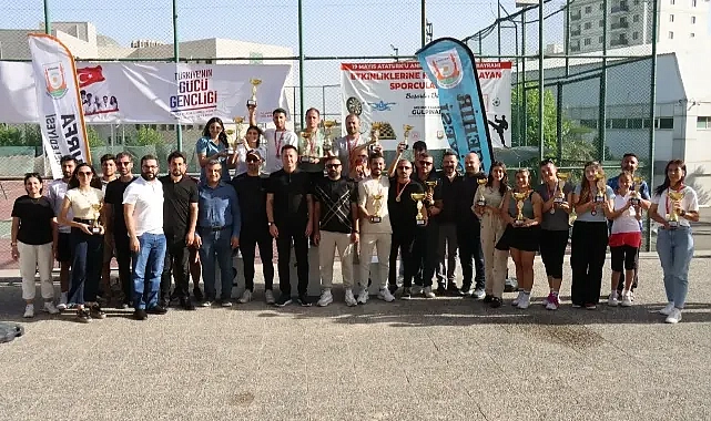 Gençlik Haftası Tenis Turnuvası Ödül Töreniyle Sona Erdi