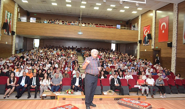 “Masal Dede”, Şanlıurfa’da yaklaşık 1000 kişiyi masal ile buluşturdu