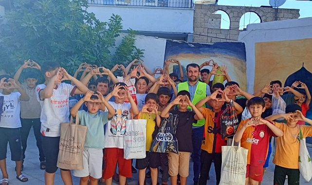 İz Bırakanlar Cemiyeti’nden Öğrencilere Serinleten Havuz Etkinliği