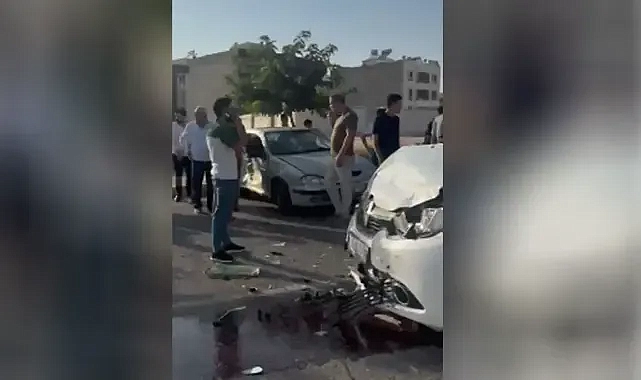 Şanlıurfa’da iki otomobil çarpıştı! Yaralılar var!