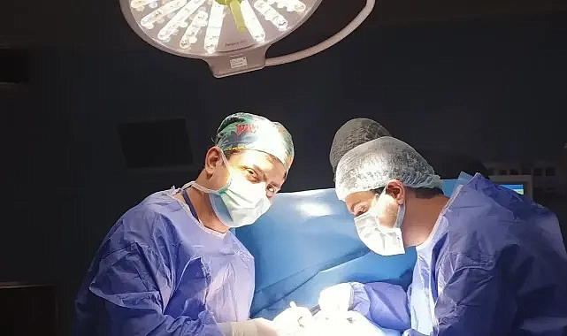 Rekor sayıda ameliyata imza attı! Şanlıurfalı doktor, görevinden ayrılmak zorunda kaldı!