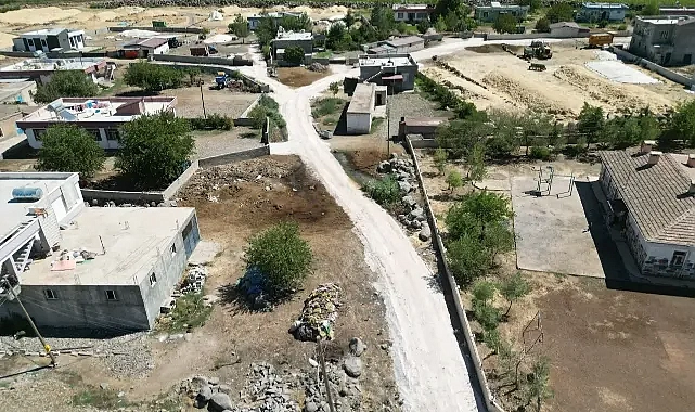 Siverek Belediyesi Kırsalda Yol Çalışmalarını Sürdürüyor