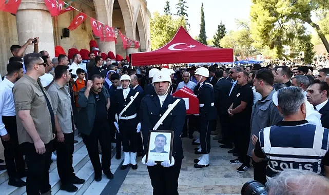 İzmir’de terör saldırısı olmuştu! Şanlıurfalı şehit son yolculuğuna uğurlandı!
