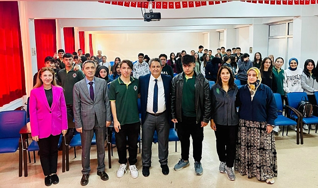 Prof. Dr. Süleyman Yılmaz, Sosyal Medya mahremiyet sınırlarını zorluyor.