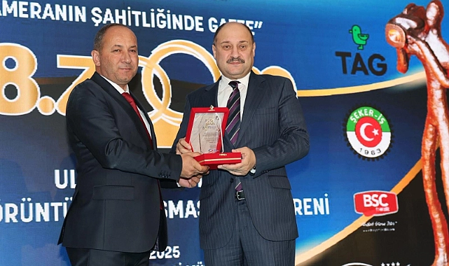 Başkan Gülpınar’a “Yılın En Şeffaf Belediye Başkanı” Ödülü