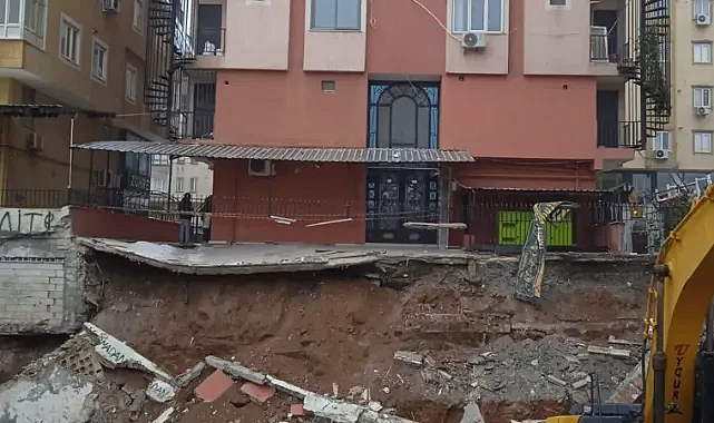 Şanlıurfa’da yeni başlayan inşaat zarar verdi! Apartman tahliye edildi!