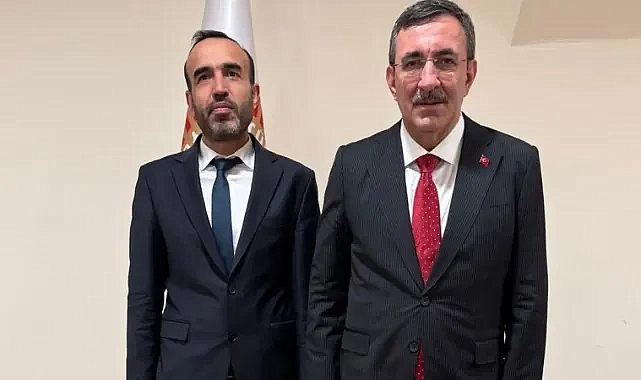 Yılmaz’la görüştü! Şenyaşar, Urfa’daki çiftçilerin su ve enerji sorununu iletti!Yılmaz’la görüştü! Şenyaşar, Urfa’daki çiftçilerin su ve enerji sorununu iletti!