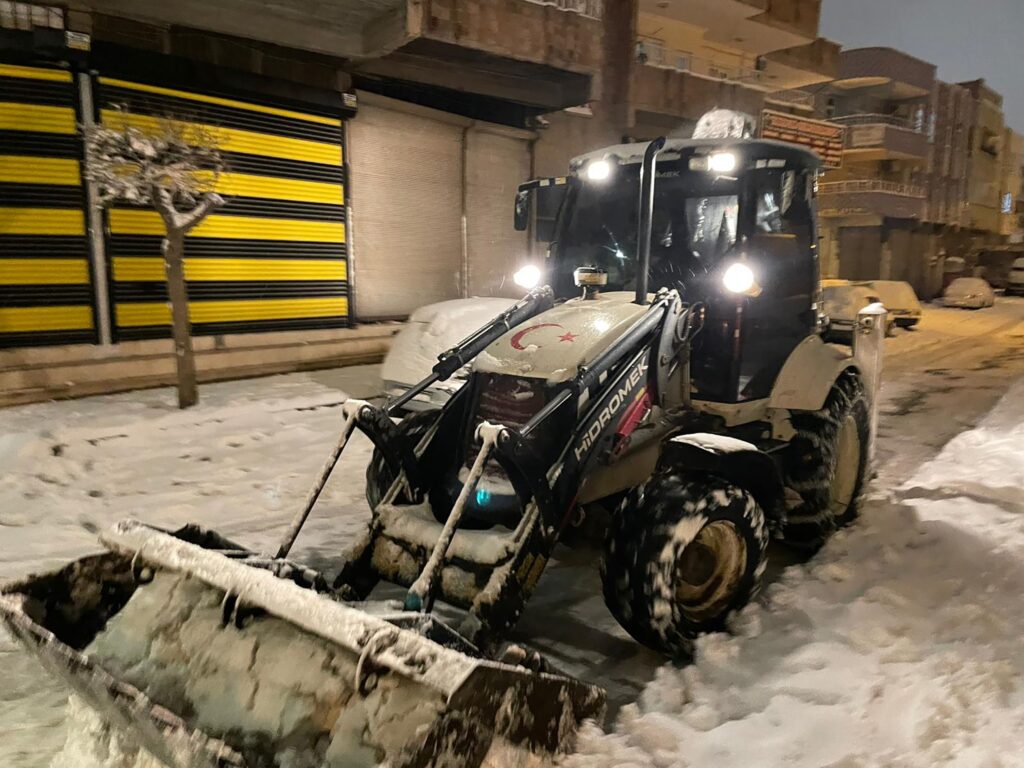 HALİLİYE’DE KAR MESAİSİ GECE DE SÜRDÜ