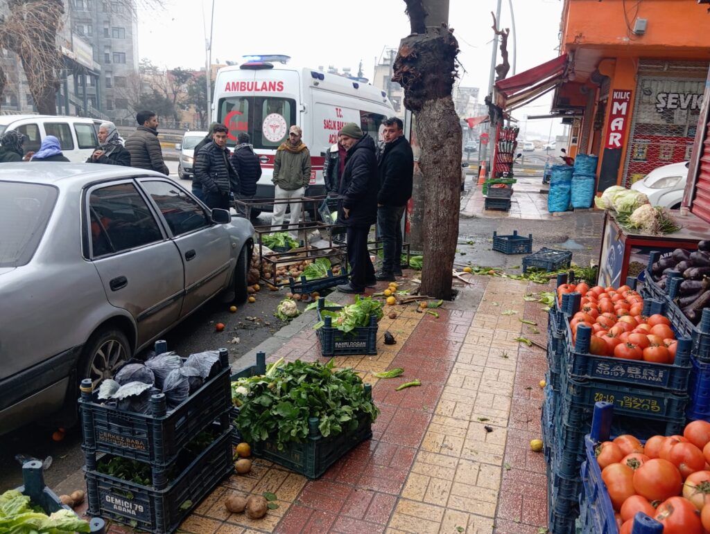 HALİLİYE’DE MANAV TEZGAHINA ARAÇ DALDI: FACİADAN DÖNÜLDÜ