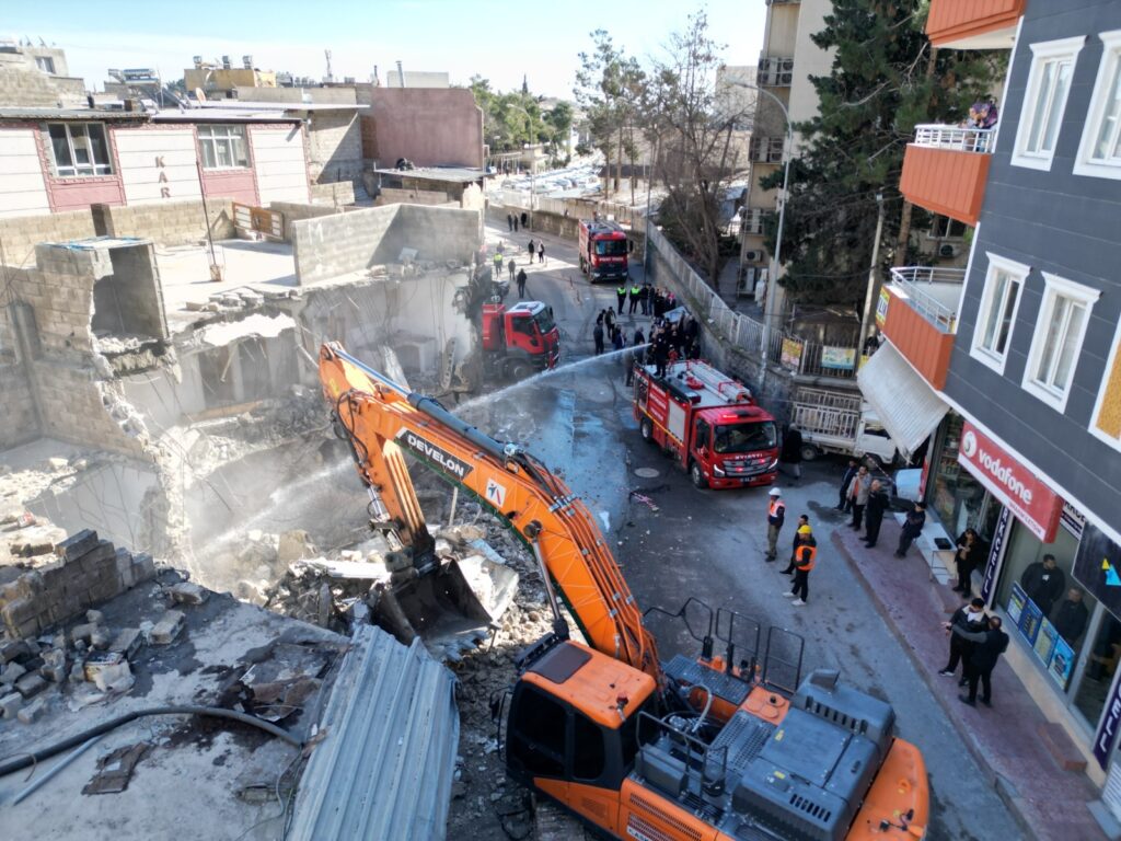 BÜYÜKŞEHİR, SSK CADDESİ’NDE İLK KEPÇEYİ VURDU