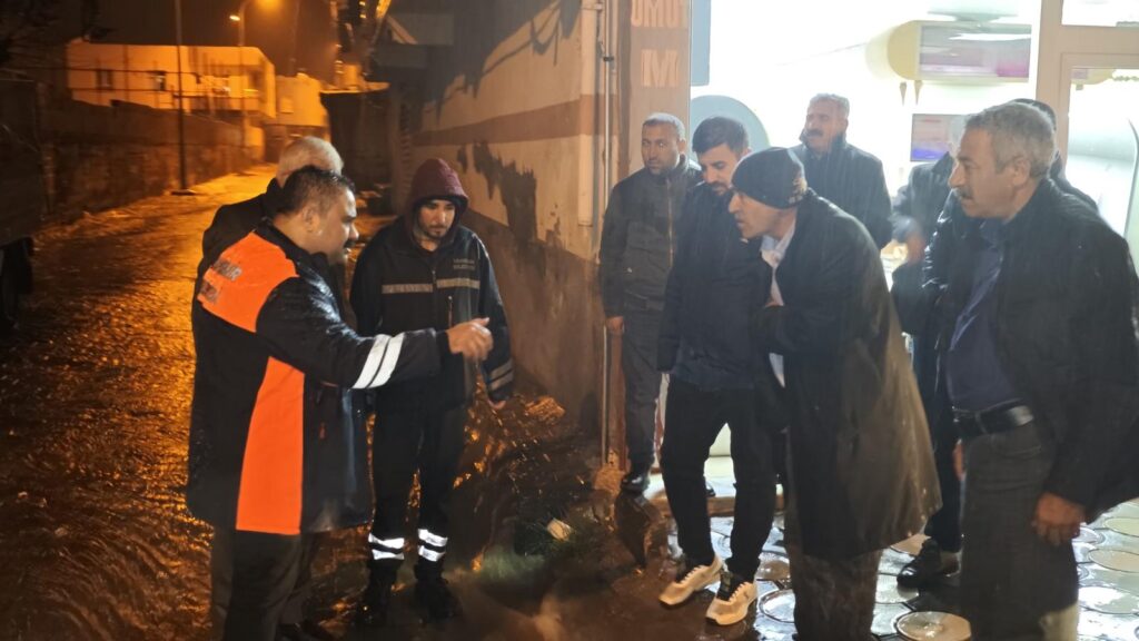 Viranşehir’de Sel Teyakkuzu: Eş Başkan Serhat Dicle İnan Çalışmaları Yerinde Yönetti