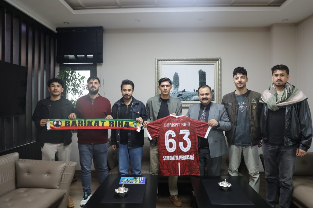 AMEDSPOR BARİKAT RIHA TARAFTAR GRUBU’NDAN EŞ BAŞKAN İNAN’A ZİYARET