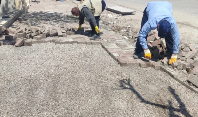 Akbayır Mahallesi’nde Kaldırım Onarım Çalışmaları Devam Ediyor