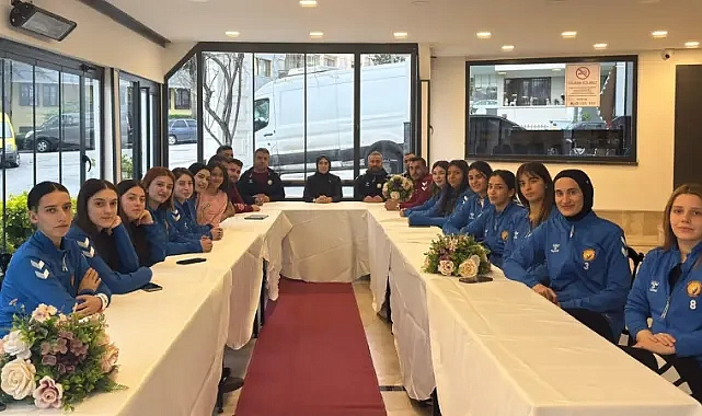 Vekil Yazmacı, Güneşin Çocukları’nı tebrik etti: Azmin en güzel örneğini bizlere gösterdiler