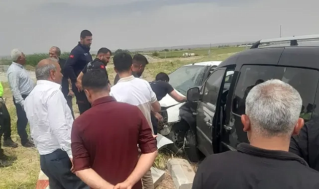 Suruç’ta kavşakta trafik kazası: Yaralılar var