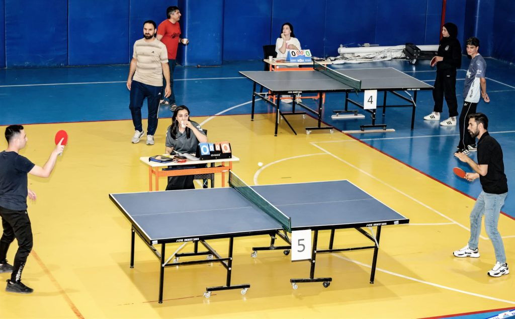 Viranşehir’de Masa Tenisi Heyecanı Başladı: 192 Sporcu Raket Sallıyor