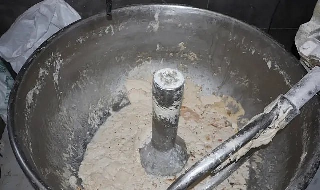 Urfa’daki unlu mamulleri işletmesinde iğrenç görüntüler!