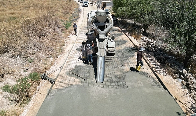 Büyükşehir’in Beton Yol atağı Devam Ediyor: 11,5 Kilometre Tamamlandı