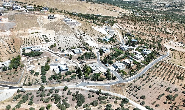 Karaköprü Belediyesi Kırsalda Yol Konforunu Artırıyor