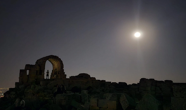Şanlıurfa’da kavurucu sıcaklara gece çözümü: Nemrut’un Tahtı’na akın ettiler