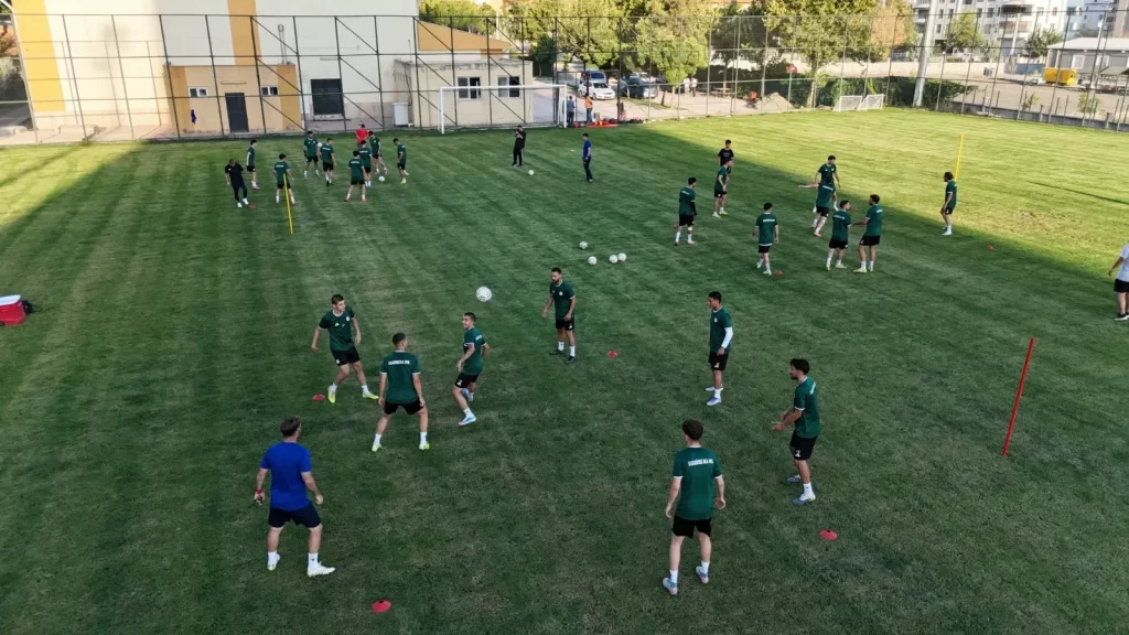 Karaköprü Belediyespor Sezonun İlk Maçına Hazırlanıyor