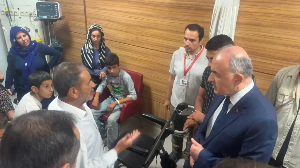 Ordu Valisi, yaralanan Şanlıurfalı mevsimlik tarım işçilerini ziyaret etti