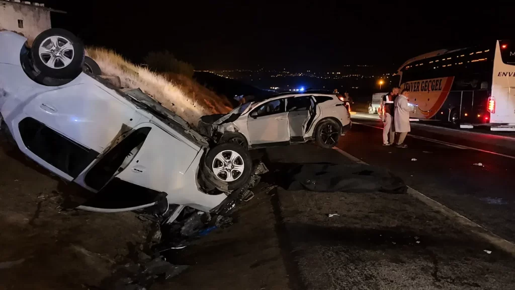 Şanlıurfa-Birecik yolunda feci kaza: 3 kişi hayatını kaybetti