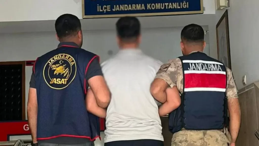 Şanlıurfa’da 13 yıl cezası bulunan sahte kamu görevlisi yakalandı