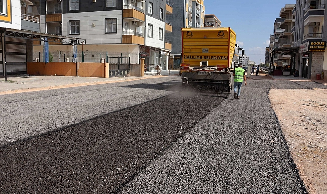 Haliliye’de Yollar Bir Bir Asfaltla Buluşuyor: Konuklu Mahallesi’nde Çalışmalar Sürüyor